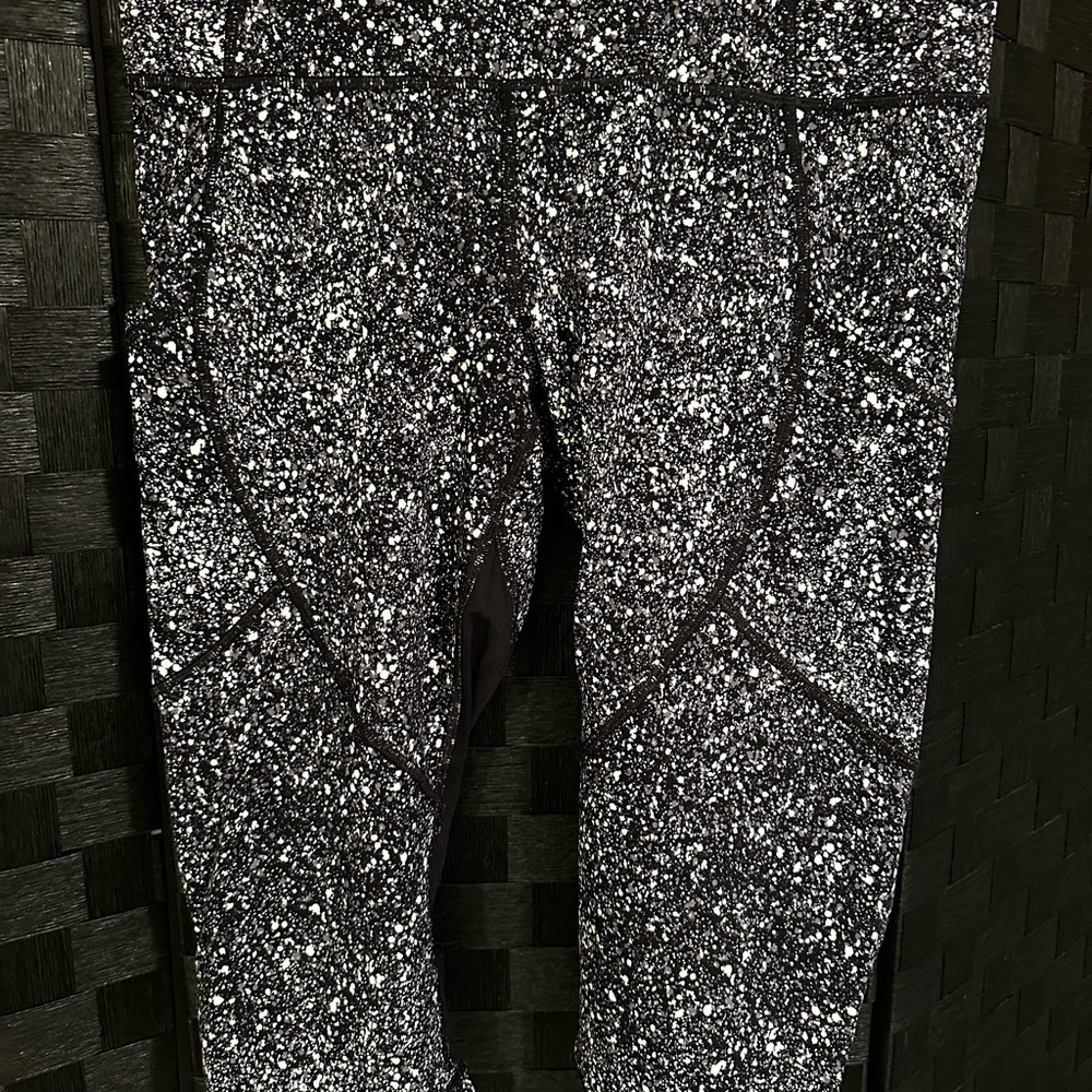 Lululemon Outrun 17” - Picture 3 of 9